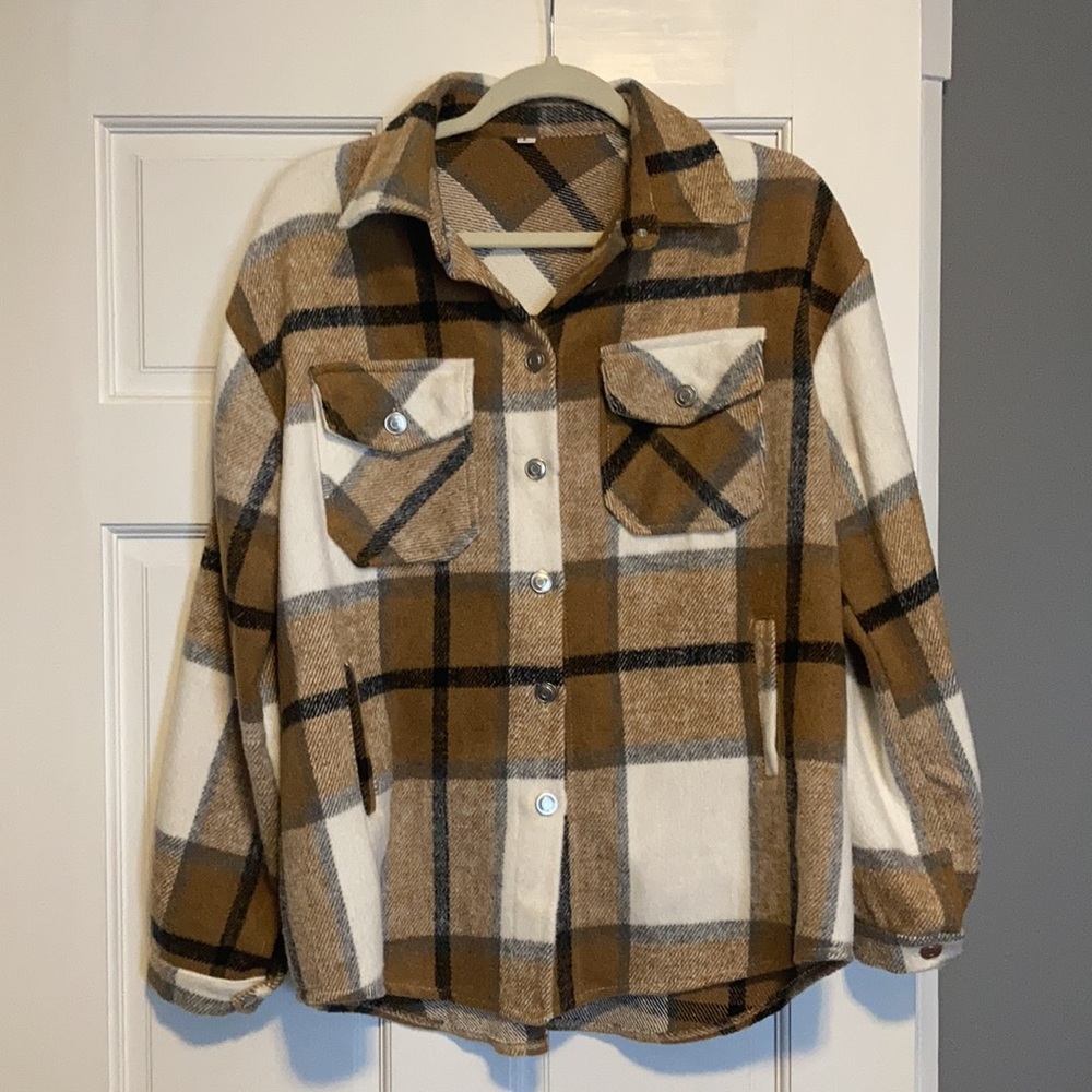 Popular Amazon shacket. Large. Worn only once!